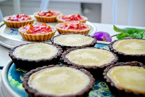 Glutenfree chocolate cheesecakes with Vanille and Matcha or Vanille cheesecakes Pink Apple  at Velicious in Berlin