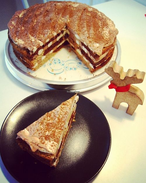 Chocolate-Vanillecream cake at Velicious in Berlin