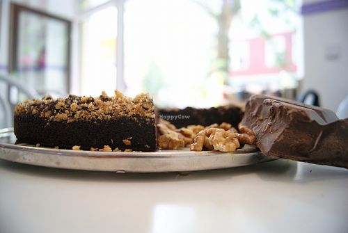 Schokoladen Walnuss Brownie Kuchen  at Velicious in Berlin