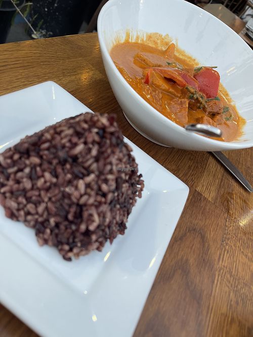 Pumpkin curry with tempeh at H.O.P.E. in Studio City