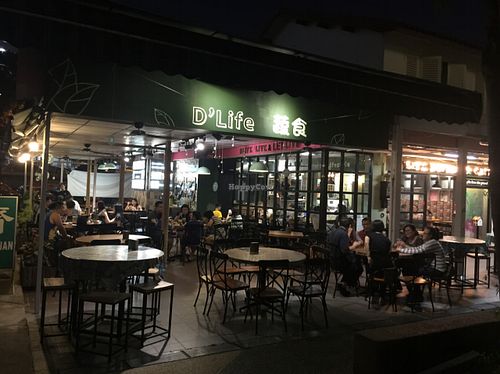 Lovely ambience!  at D'life 蔬食 - Commonwealth in West Singapore