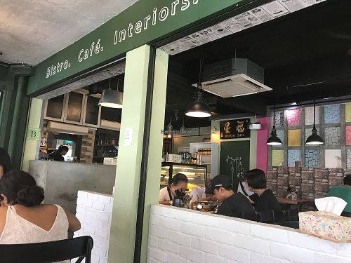 Inside tables at D'life 蔬食 - Commonwealth in West Singapore