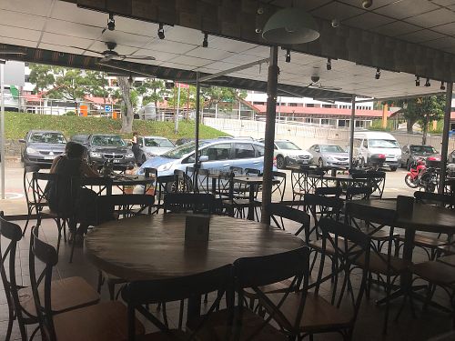 Outside tables at D'life 蔬食 - Commonwealth in West Singapore