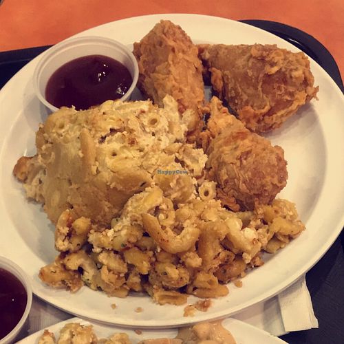 Mac and cheese & chicken drummies (so good) at NuVegan in College Park