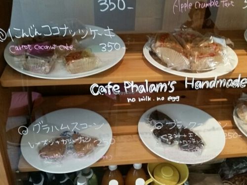 vegan desserts at Phalam Cafe in Kyoto