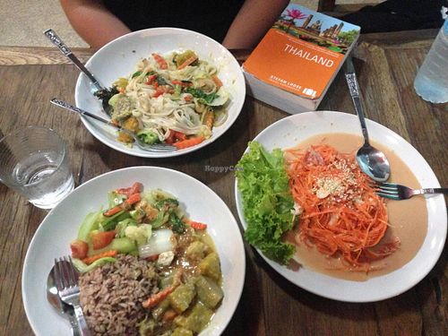 all-vegan goodies at La Carotte Qui Rit in Koh Tao