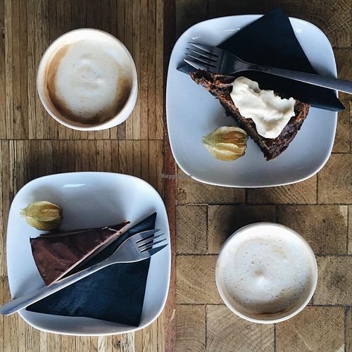 carrot-pumpkin cake and raw chocolate cheesecake  at Barkett in Berlin