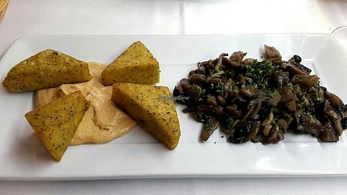 Mushrooms with cheese and polenta  at Pinzimonio in Venice
