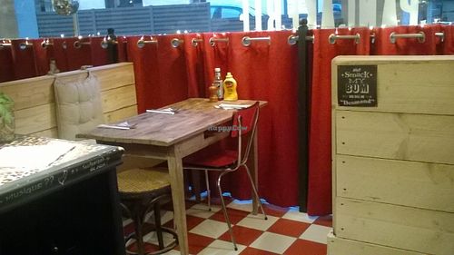 salle de restaurant at Pancake Fever in Caen