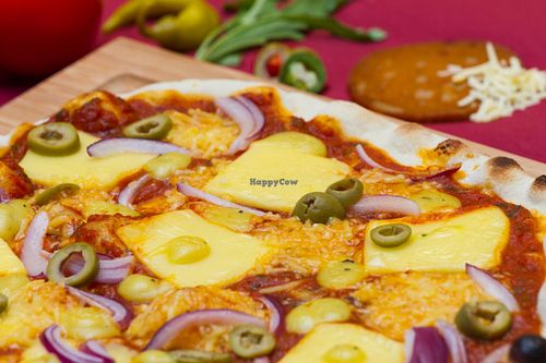 3 Cheese Pizza at Vistro in Hamburg