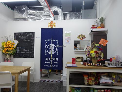 interior decor at Jadeite Vegetarian in Central Singapore