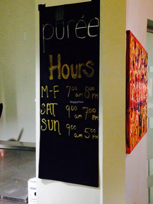 Juice time at Puree Juice Bar in Washington