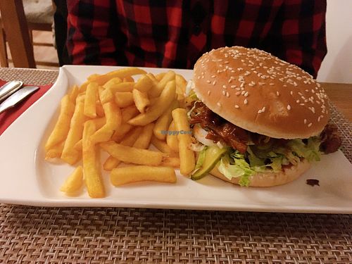 jackfruit burger at Veggie Delicious in Bielefeld