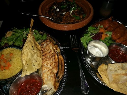 black eyed peas Tajin und Tandoori Halloumi at Kismet in Munich