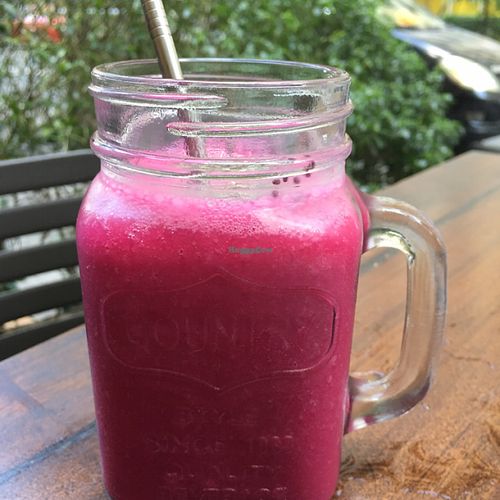 beet strawberry smoothie at SUSI in Metro Manila