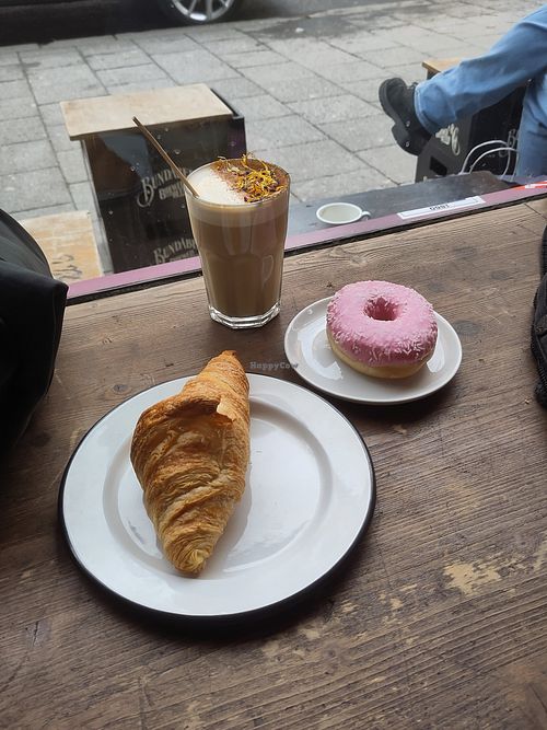 Decaf salt caramel latte, croissant, donut #Veganuary at Lost Weekend in Munich