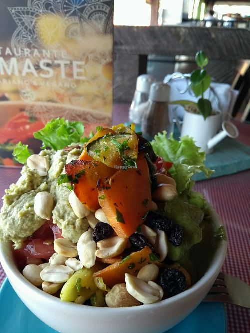 bowl de ensalada, lijera y abundante! at Namaste Restaurant in Guatape