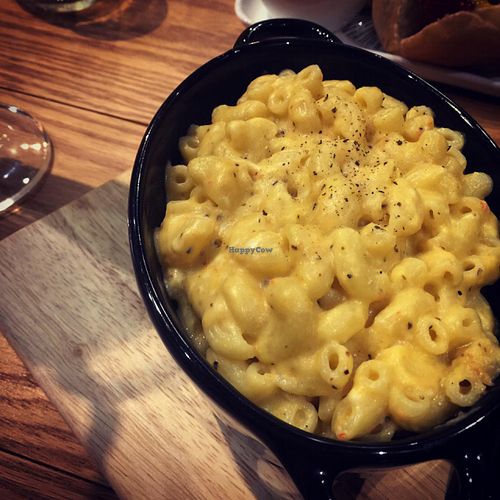 Mac n cheese at Mimi and Kelly's in Seoul