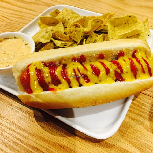 hot dog and chips at Mimi and Kelly's in Seoul