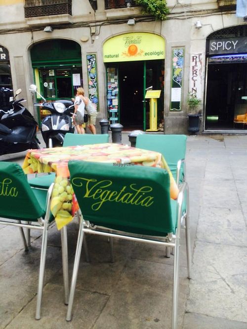 outdoor seating at Vegetalia - Gotico in Barcelona