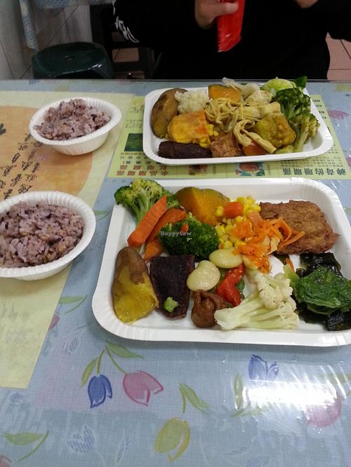 buffet at Shin Shin Restaurant in Taichung