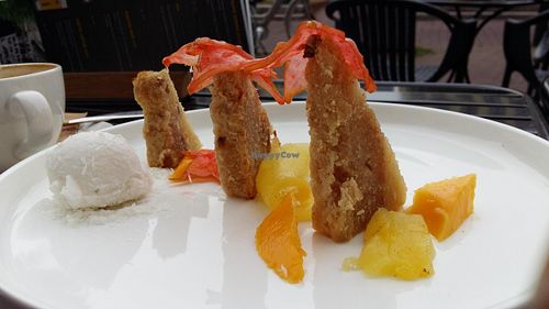 a vegan dessert at Hortus in The Hague