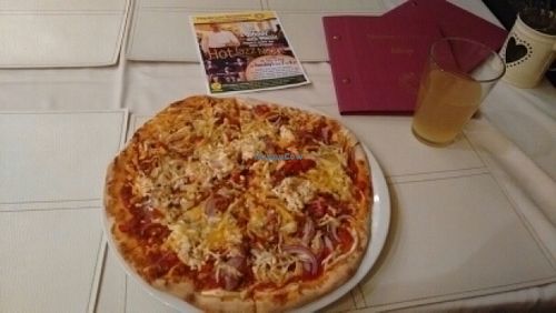 sieht besser aus als es schmeckt at Napfenyes Bistro in Budapest