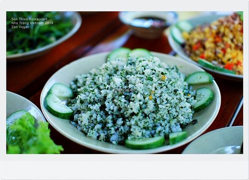 riz sauté avec du pesto végan
Pesto sauté rice 
LOVE it !  at Sen Thien Quan in Nha Trang