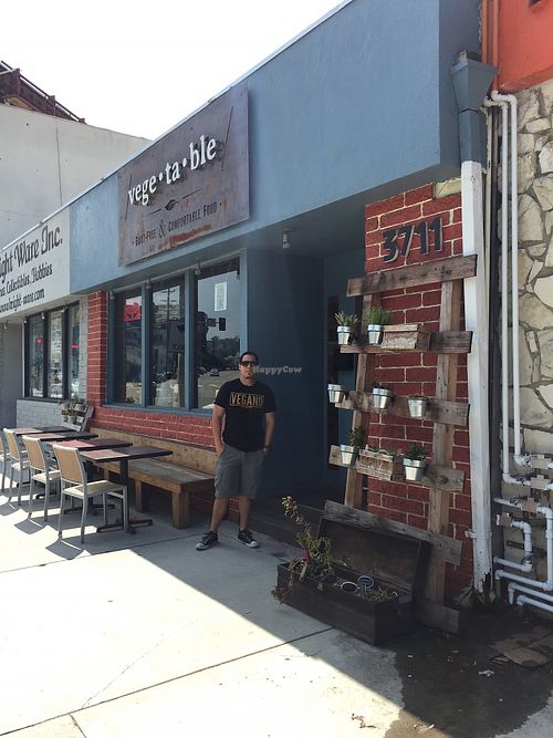 Vegetable from the outside with @mrvegan_in_sandiego at Vegetable in Studio City