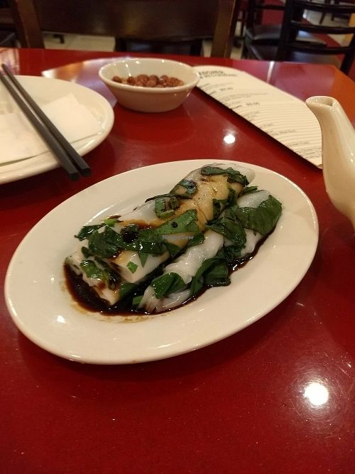 Spinach rice rolls at Bodhi Kosher Vegetarian Restaurant in New York City