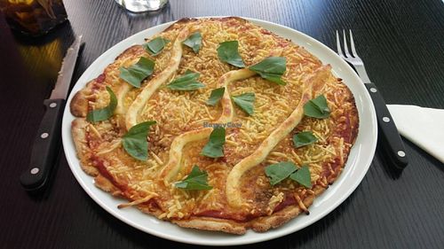 gluten free pizza at Veg'Art in Paris