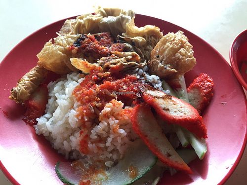 chicken rice at 3 Treasures 三寶齋 - AMK in Northeast Singapore