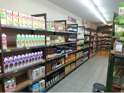 fruits juices and more at Biocoop St Thibault des Vignes in Saint-thibault-des-vignes