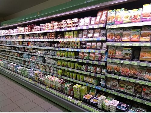 vegetarian and vegan options at Biocoop St Thibault des Vignes in Saint-thibault-des-vignes