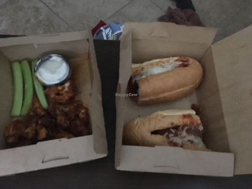 Daniel Negreanu & Buffalo Cauliflower at VegeNation in Las Vegas