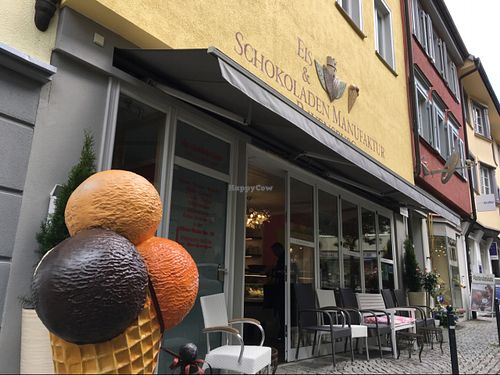 outside at Gelateria Dario - Schokoladen Manufaktur in Ravensburg