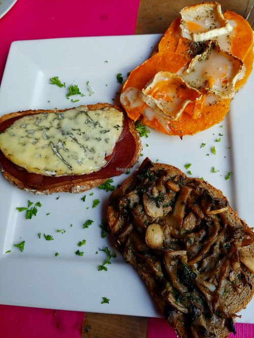 toast with mushrooms for vegan, toast with squash and cheese for vegetarian, toast with meat and cheese for meat eater at Kick Tap'Ass in Brussels