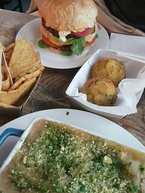 26/11/2016   burger, lasagna at Just FaB - Food Bus in East London