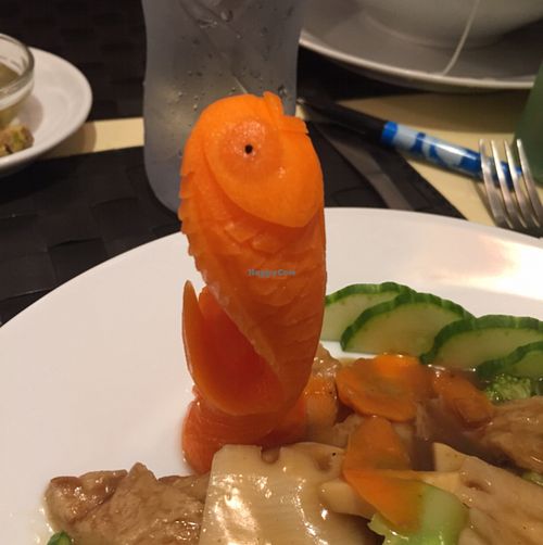  detailed fish carved in a carrot at Vegesana & One Ramen in Barcelona