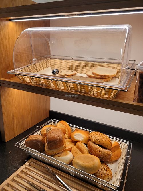 Breakfast: rolls and bread are vegan at Landhaus Beckmann in Kalkar