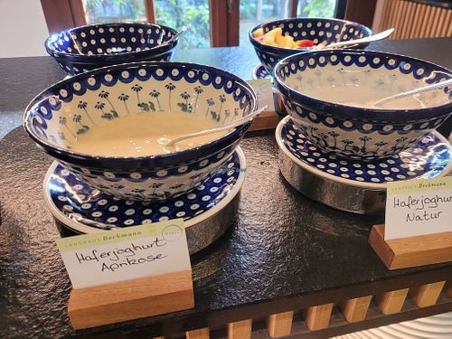 Breakfast: Various vegan yogurt alternatives at Landhaus Beckmann in Kalkar