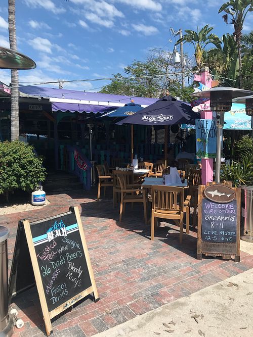 Lots of outdoor seating at RC Otters in Captiva