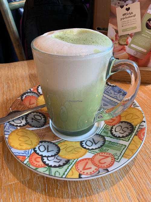 Vegan matcha latte at Bagels & Beans in Zoetermeer