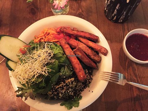 The hot spinach is hidden under the very tasty potatoe sticks. Even if you cannot see the spinach on the picture, it is really the highlight of the meal! at The Bowl - Warschauer Str in Berlin