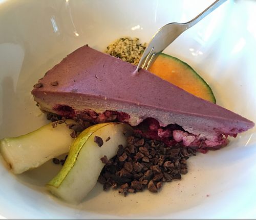 raspberry cheesecake at The Bowl - Warschauer Str in Berlin