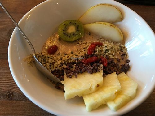 white chocolate bowl at The Bowl - Warschauer Str in Berlin