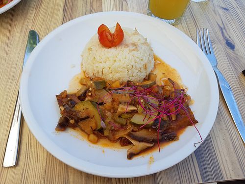 Seitan with tomato sauce at Bar do Girassol in Amarante