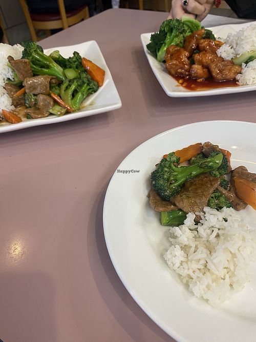Yum 😋 Vegan Beef 🥦 and Vegan Orange Chick’n' #Veganuary at Veggie Lee in Hayward