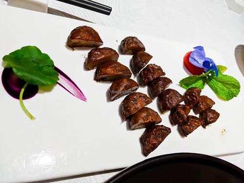 Nicely presented delicious vegan food at Huā Kāi SùShí 花开素食 - Dongcheng at Huā Kāi SùShí 花开素食 - Dongcheng in Beijing