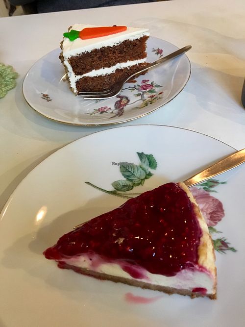 Yummie cheese- and carrotcake at Lokaal in Ghent
